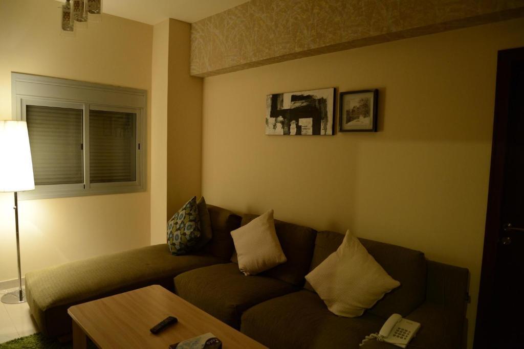 Silver City Hotel Apartments Jeddah Room photo