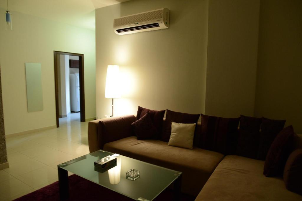 Silver City Hotel Apartments Jeddah Room photo