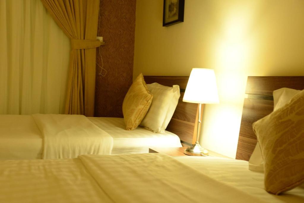 Silver City Hotel Apartments Jeddah Room photo